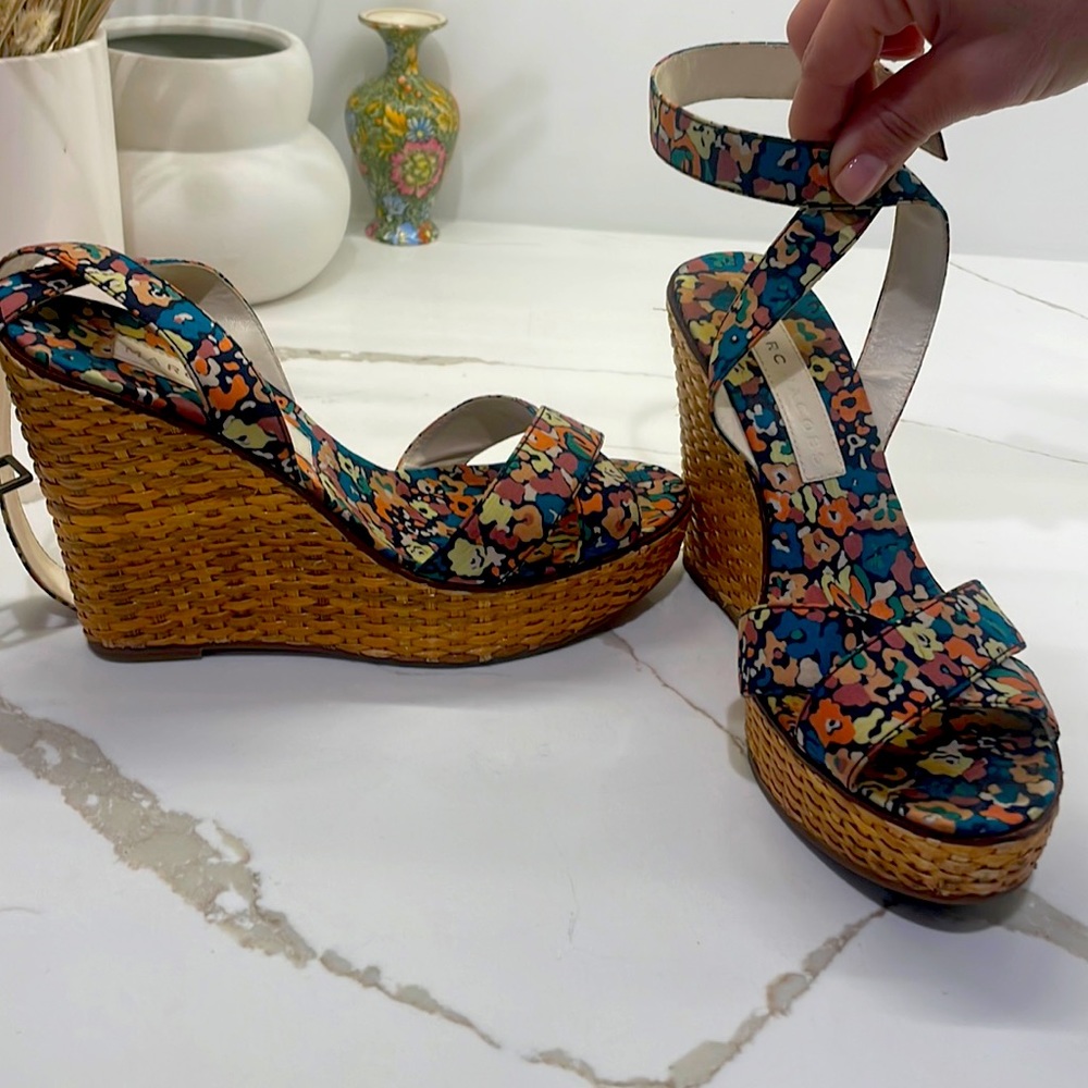 Marc Jacob’s summer wedge sandals floral